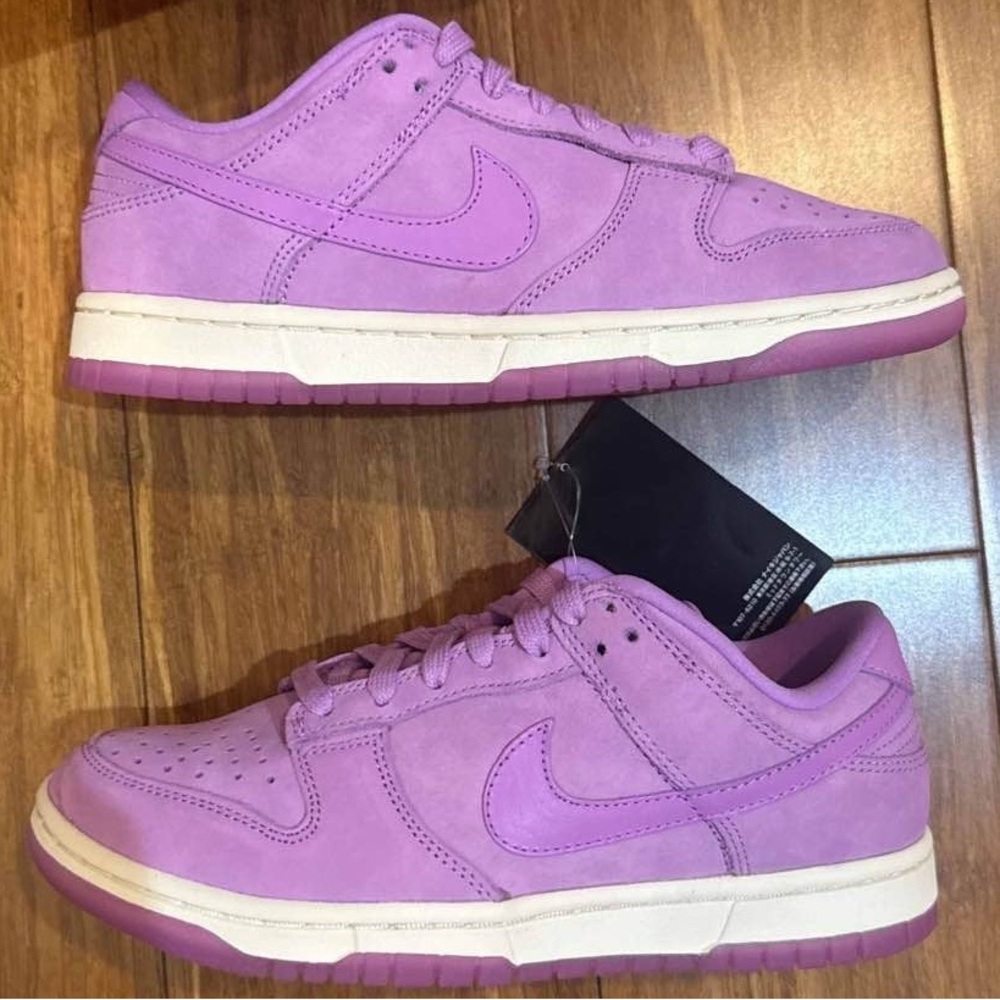 Nike women’s Dunk Low Premium - Picture 4 of 6